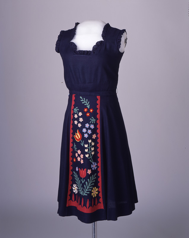 Dress, n.d. (ca. 1938)
Linen appliqué on linen with zipper, Length approx. 40 inches
Georgia Museum of Art, University of Georgia; museum purchase
GMOA 2005.85 Cat. 9