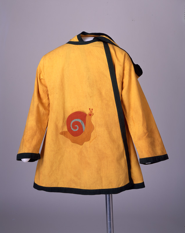 Jacket with snail pocket, n.d.
Cotton, Length approx. 31 inches
Collection of the Portas family Cat. 68